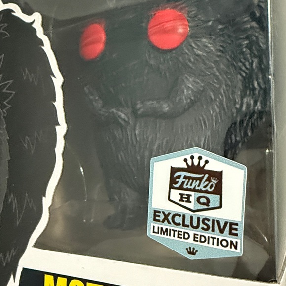 Funko Pop Myths Mothman with Red Eyes - Picture 7 of 7